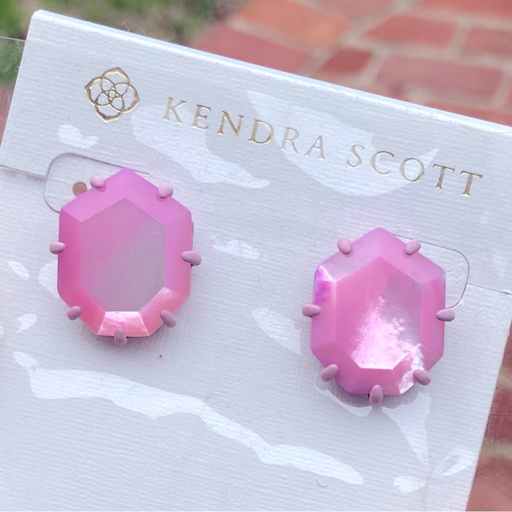 NWT Kendra Scott Morgan Studs